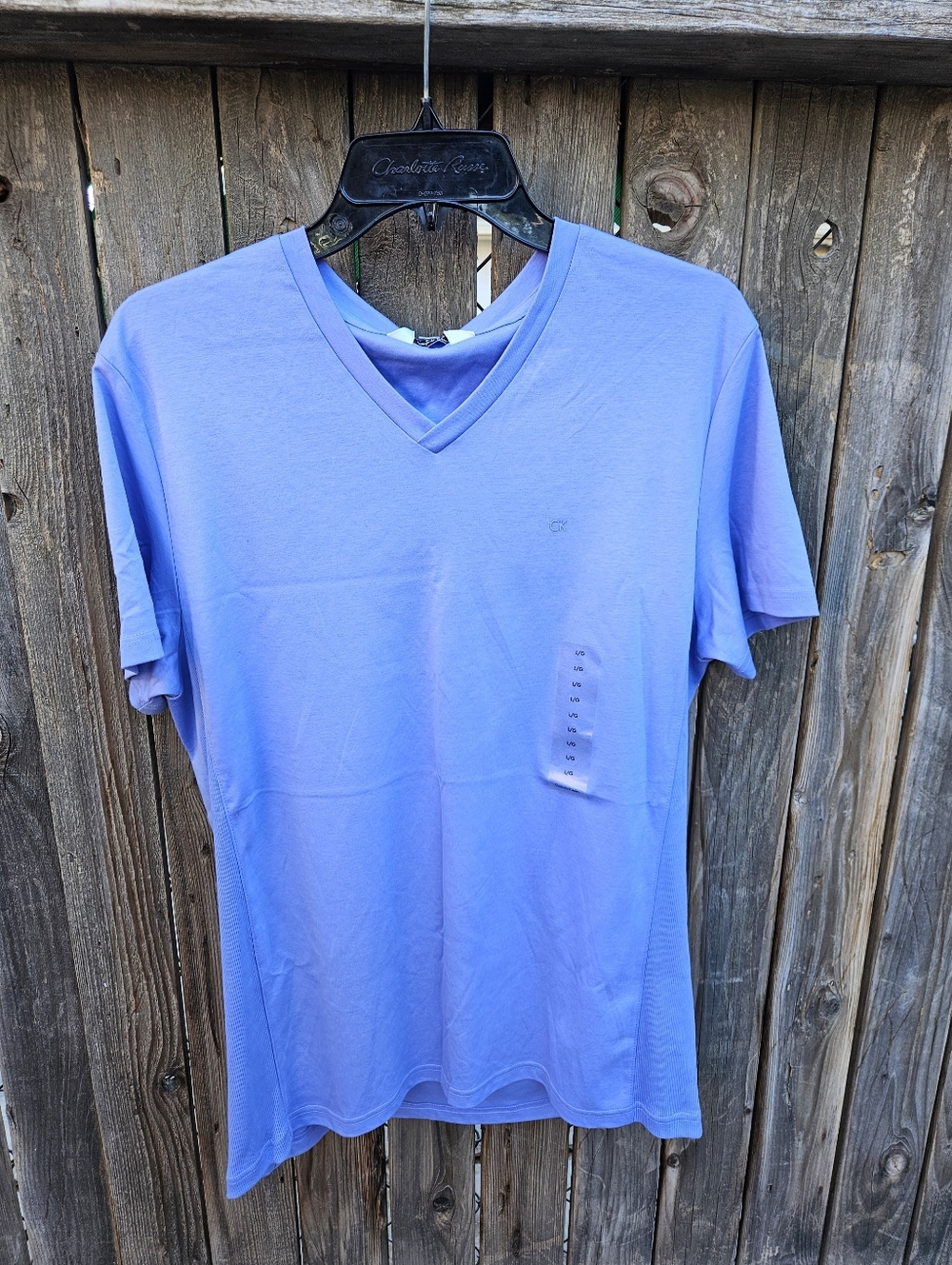 Calvin Klein V-neck t-shirt  Men's Size L/G